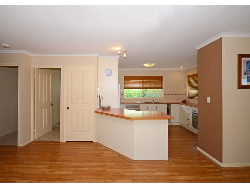 15 Faye  Avenue, Scarness QLD 4655