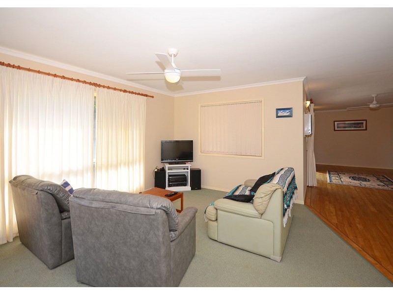 15 Faye  Avenue, Scarness QLD 4655