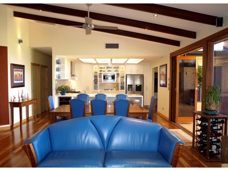 27 Pelican Avenue, Booral QLD 4655