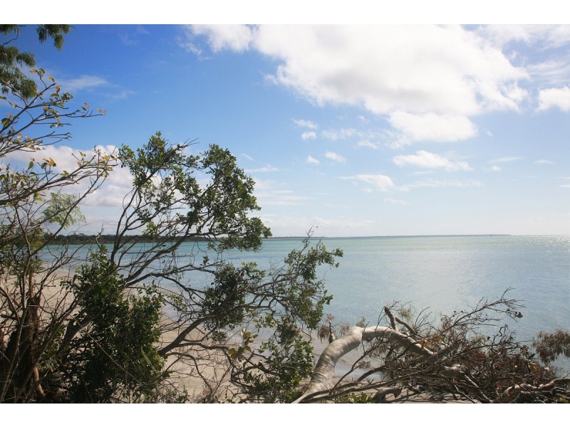 48 Kingfisher Parade, Toogoom QLD 4655