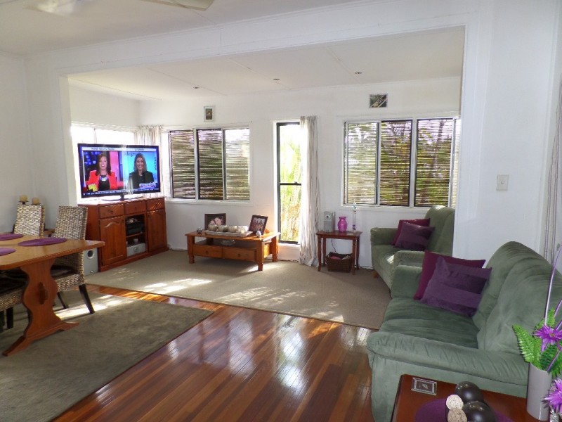 26 Ladbroke Crescent, Urangan QLD 4655