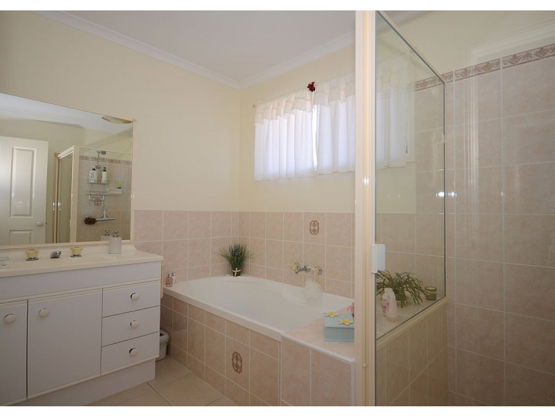 4 Spoonbill Way, Eli Waters QLD 4655