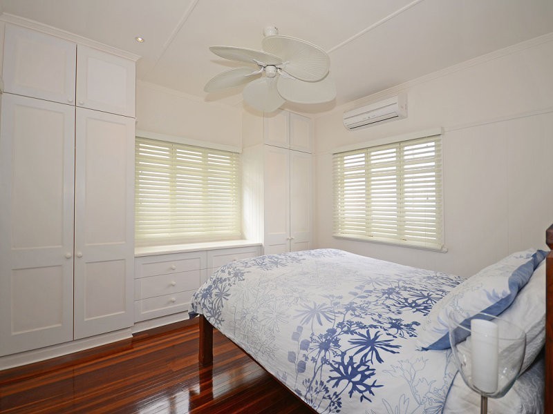 9 Pine Street, Torquay QLD 4655