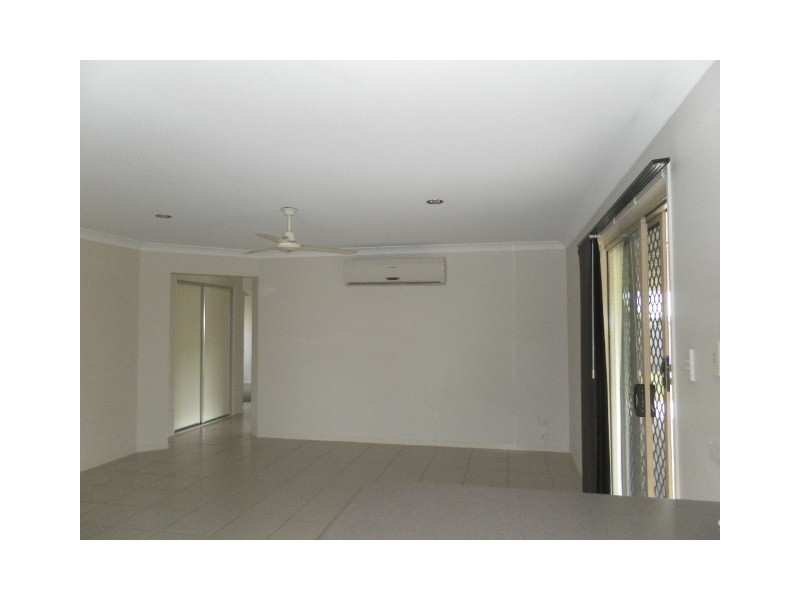 6 Yarrilee Circuit, Eli Waters QLD 4655