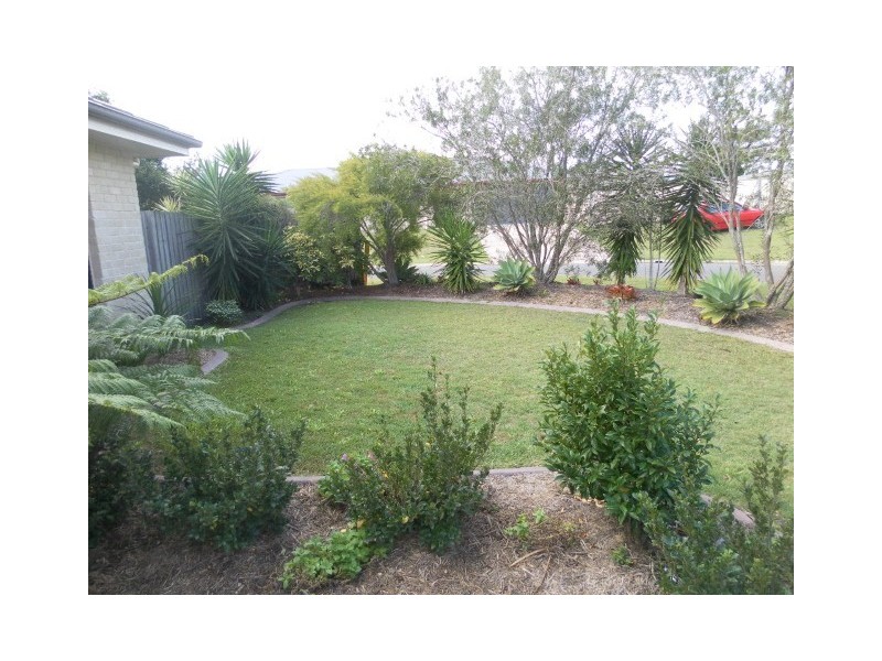 6 Yarrilee Circuit, Eli Waters QLD 4655