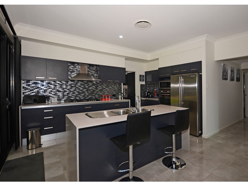 204 Gilston Road, Wondunna QLD 4655