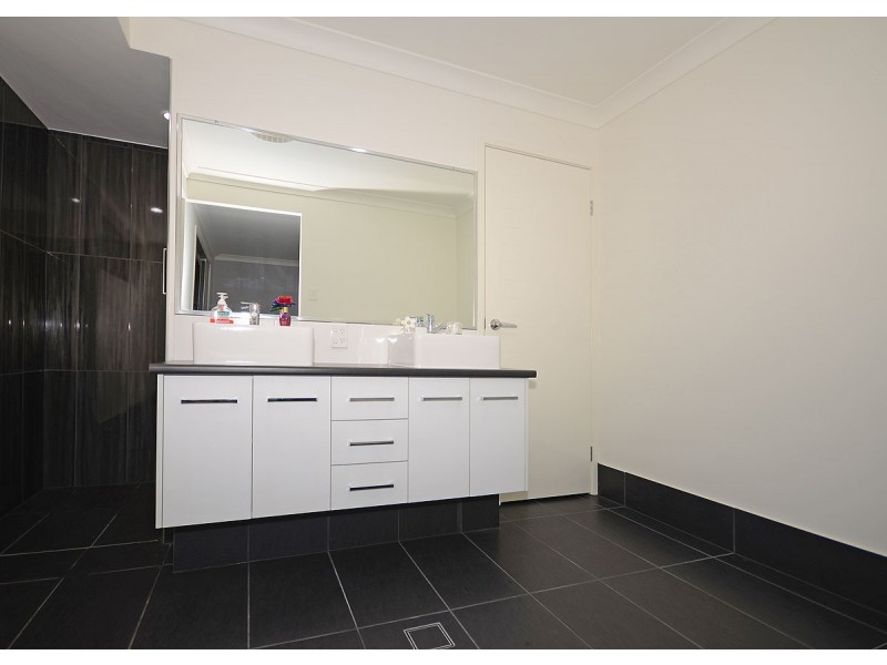 204 Gilston Road, Wondunna QLD 4655