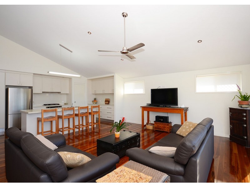 55a Esplanade, Point Vernon QLD 4655