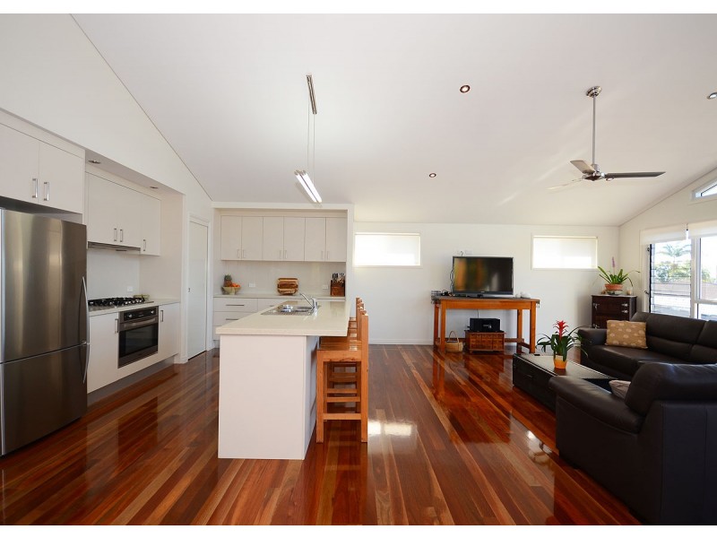 55a Esplanade, Point Vernon QLD 4655