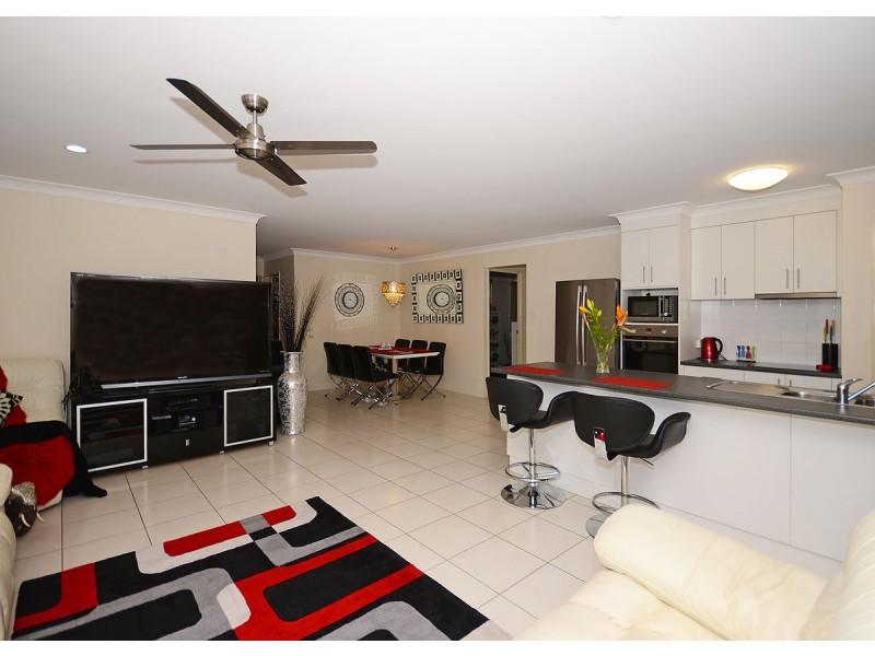 1/205 Pulgul Street, Urangan QLD 4655