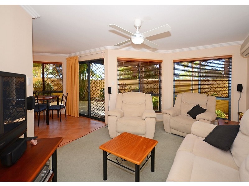 45, 33 Elizabeth Street, Urangan QLD 4655