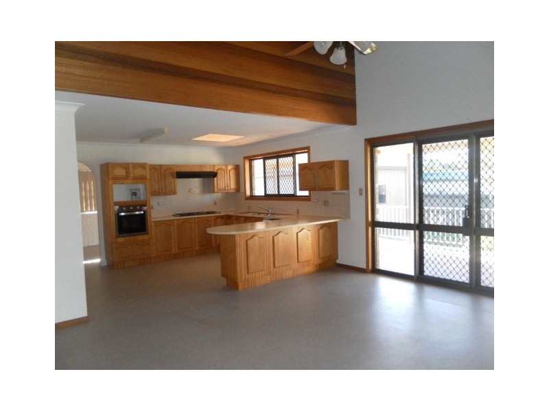 58 Helsham Street, Point Vernon QLD 4655