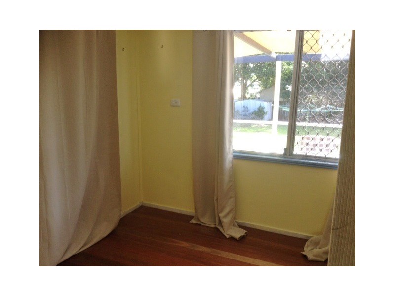 82 Shell Street, Urangan QLD 4655