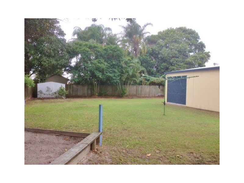 82 Shell Street, Urangan QLD 4655