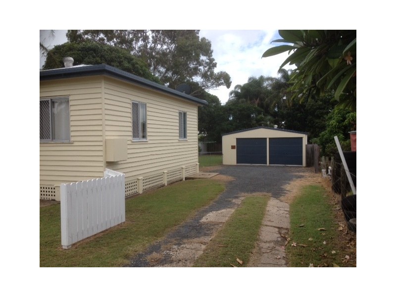 82 Shell Street, Urangan QLD 4655