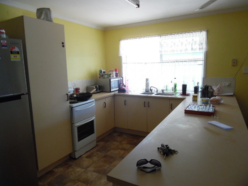 33 Martin Street, Point Vernon QLD 4655