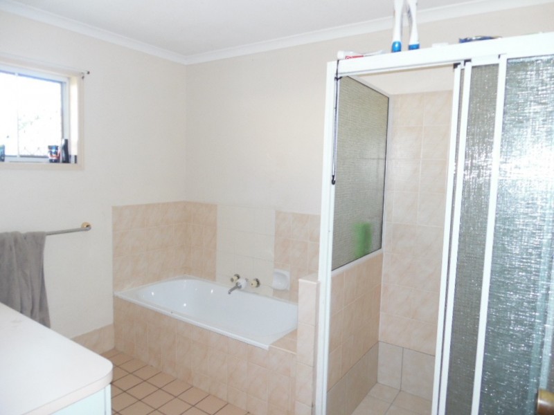 33 Martin Street, Point Vernon QLD 4655