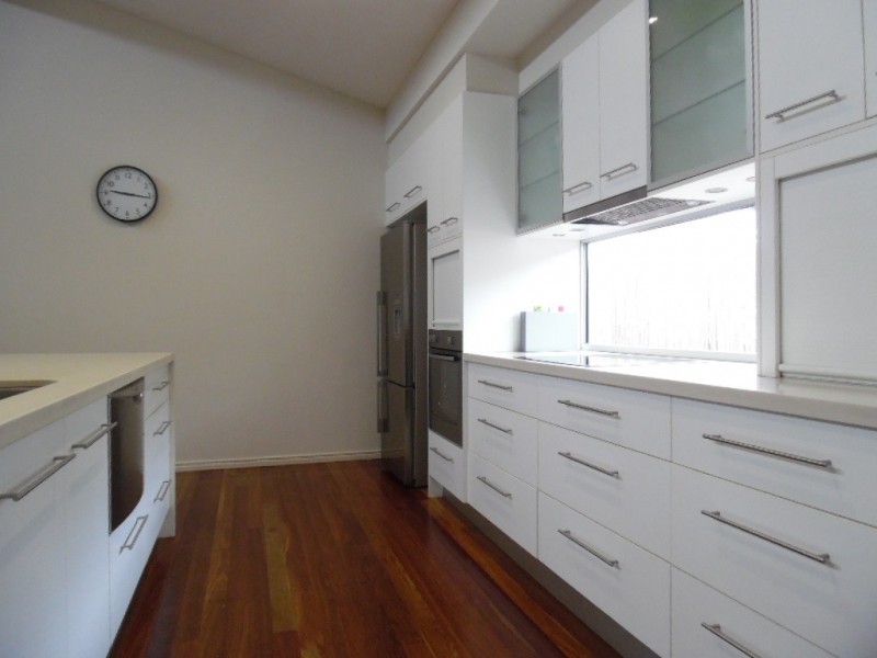 31 Long Street, Point Vernon QLD 4655