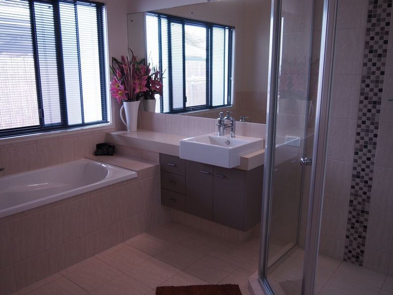 31 Long Street, Point Vernon QLD 4655