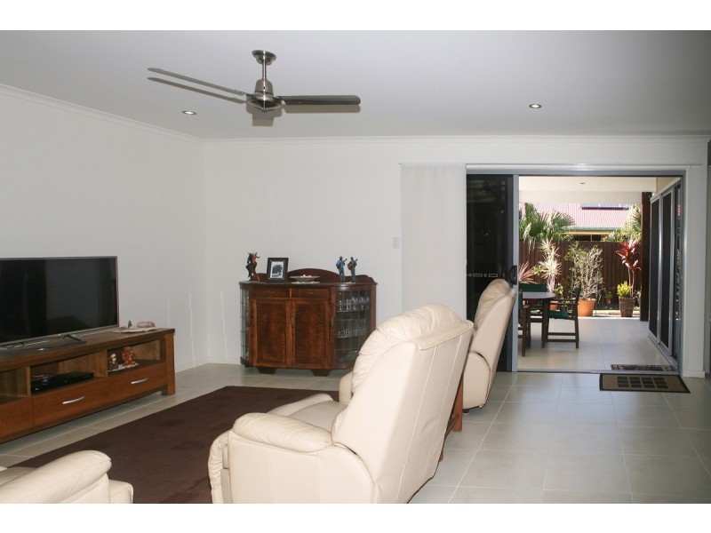 1 Turnbull Court, Urangan QLD 4655