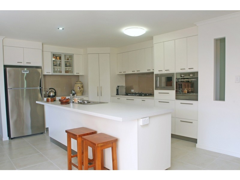 1 Turnbull Court, Urangan QLD 4655