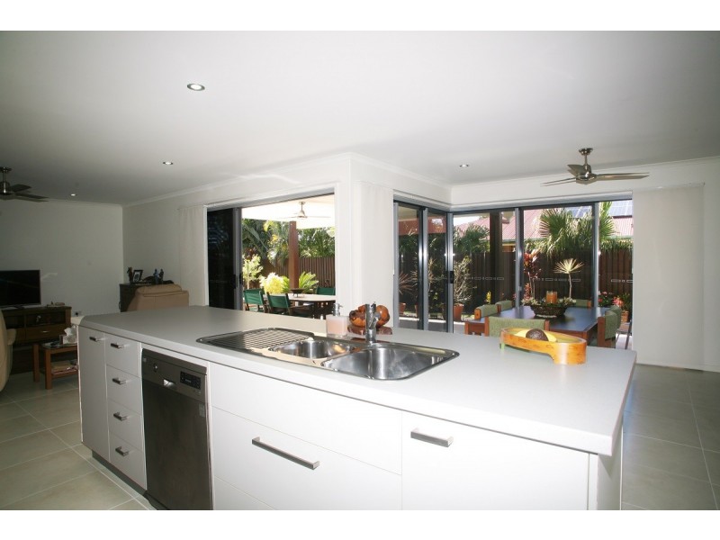 1 Turnbull Court, Urangan QLD 4655