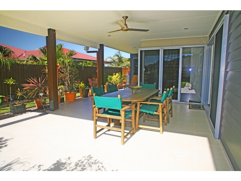 1 Turnbull Court, Urangan QLD 4655