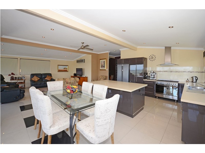 205 Esplanade, Pialba QLD 4655