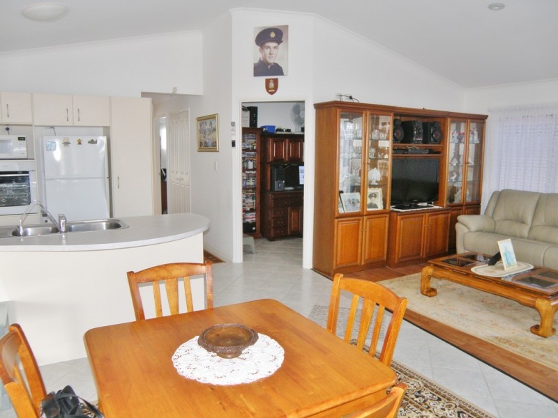 138-7 Bay Drive, Pialba QLD 4655