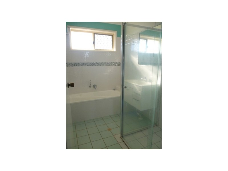 9 Preston Street, Point Vernon QLD 4655