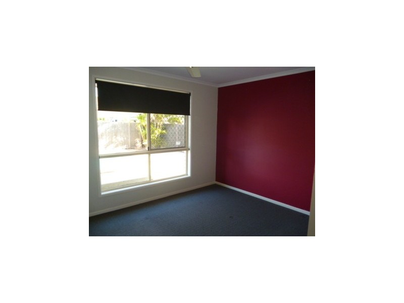 9 Preston Street, Point Vernon QLD 4655