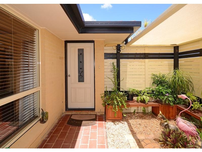 12 Lady Nelson Drive, Eli Waters QLD 4655