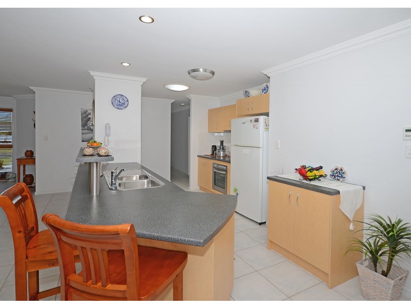 9 Skinner Crescent, Urangan QLD 4655