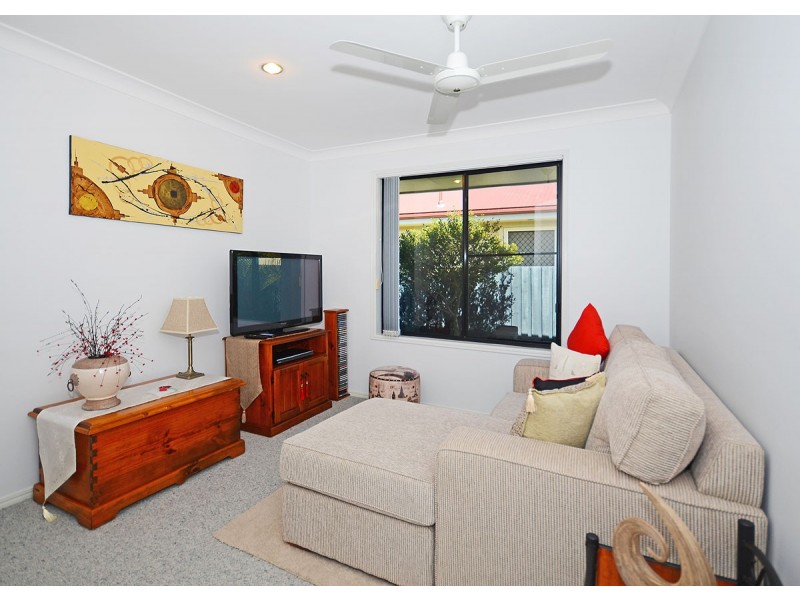 9 Skinner Crescent, Urangan QLD 4655