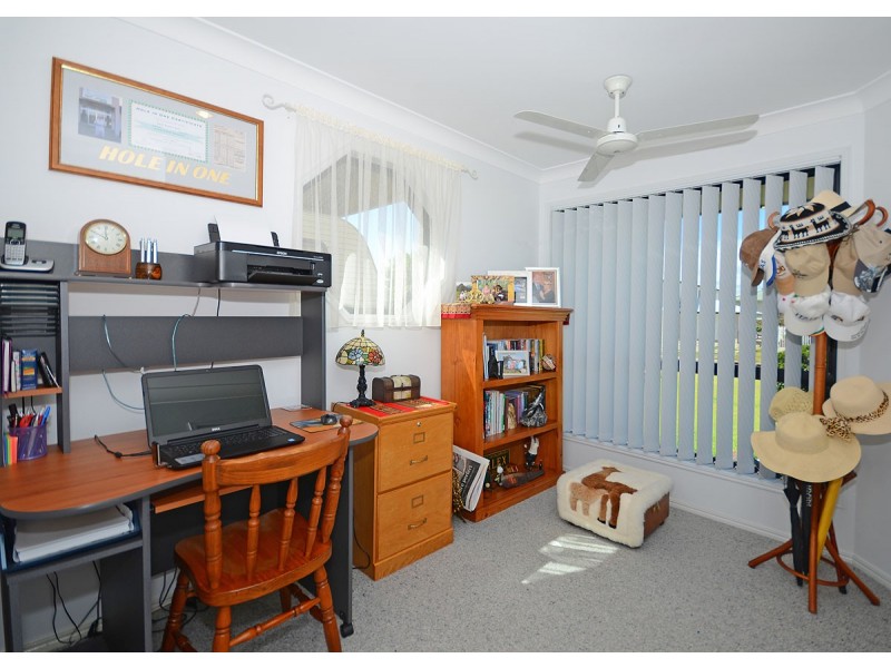 9 Skinner Crescent, Urangan QLD 4655