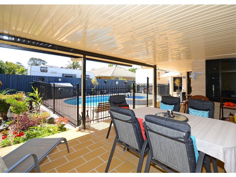 9 Skinner Crescent, Urangan QLD 4655