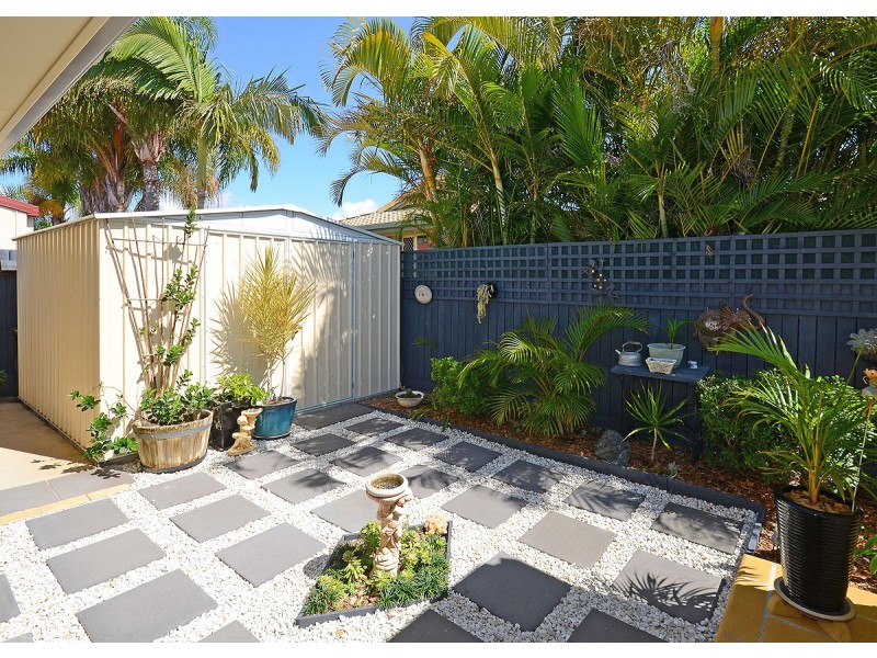 9 Skinner Crescent, Urangan QLD 4655