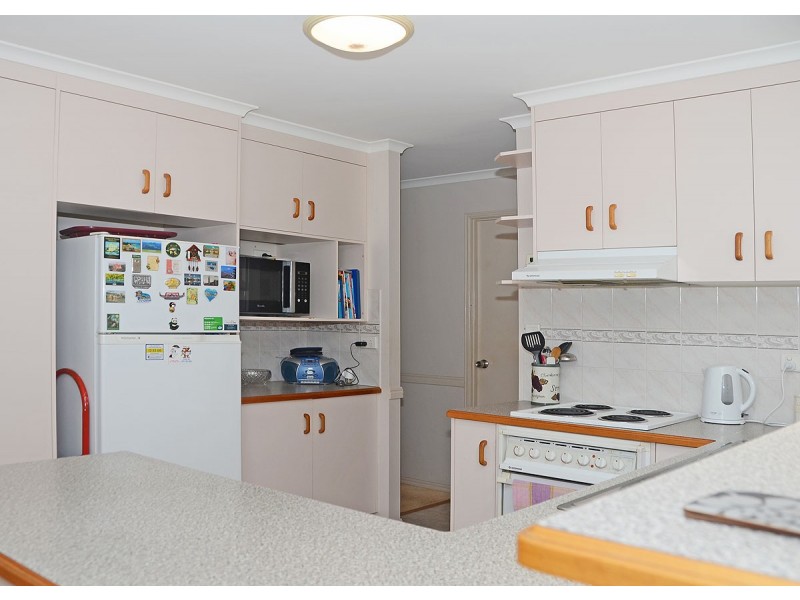 20 Vicki Parade, Torquay QLD 4655