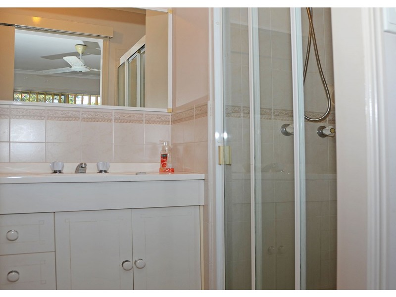 20 Vicki Parade, Torquay QLD 4655