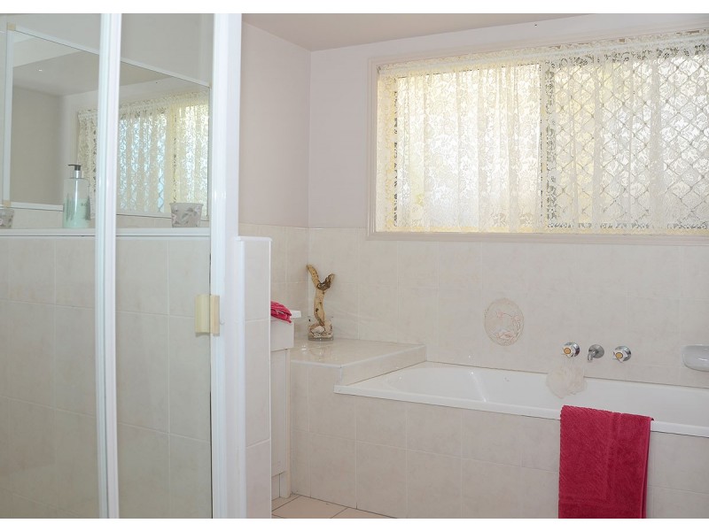 20 Vicki Parade, Torquay QLD 4655