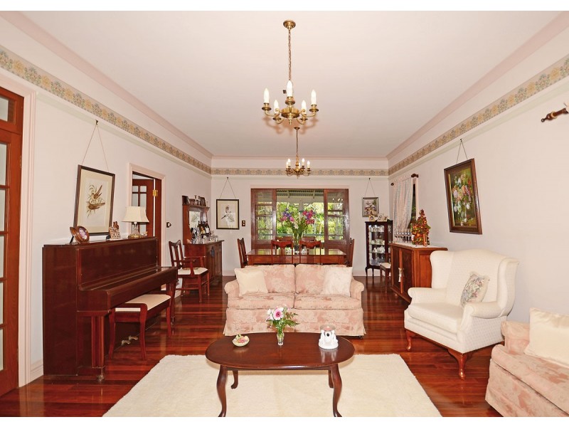 10 Burralong Drive, Wondunna QLD 4655