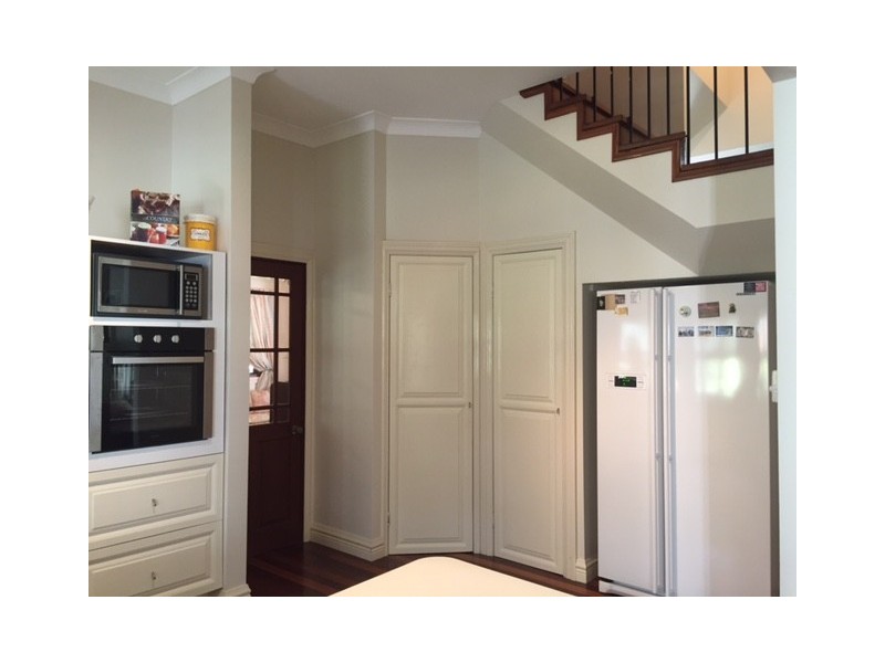 10 Burralong Drive, Wondunna QLD 4655