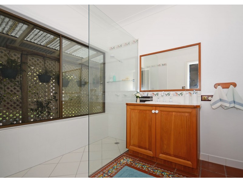 10 Burralong Drive, Wondunna QLD 4655