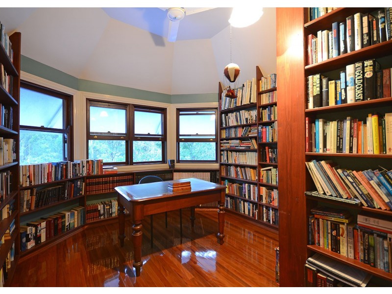 10 Burralong Drive, Wondunna QLD 4655