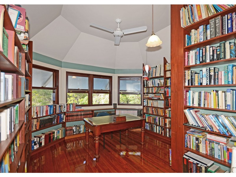 10 Burralong Drive, Wondunna QLD 4655