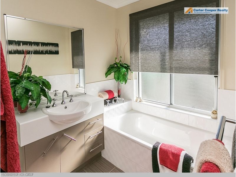 3 Maureen Court, Point Vernon QLD 4655