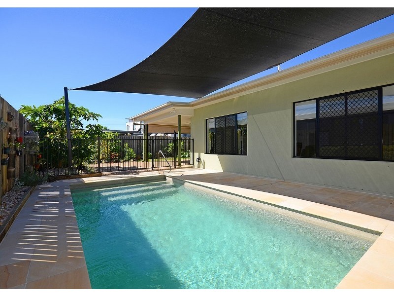 16 Dugong Street, Pialba QLD 4655