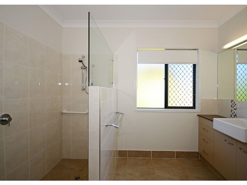 16 Dugong Street, Pialba QLD 4655