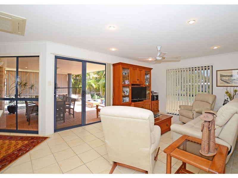 1 Florida Court, Torquay QLD 4655