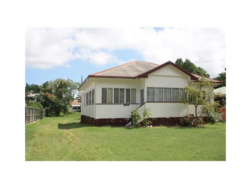 527 Esplanade, Urangan QLD 4655